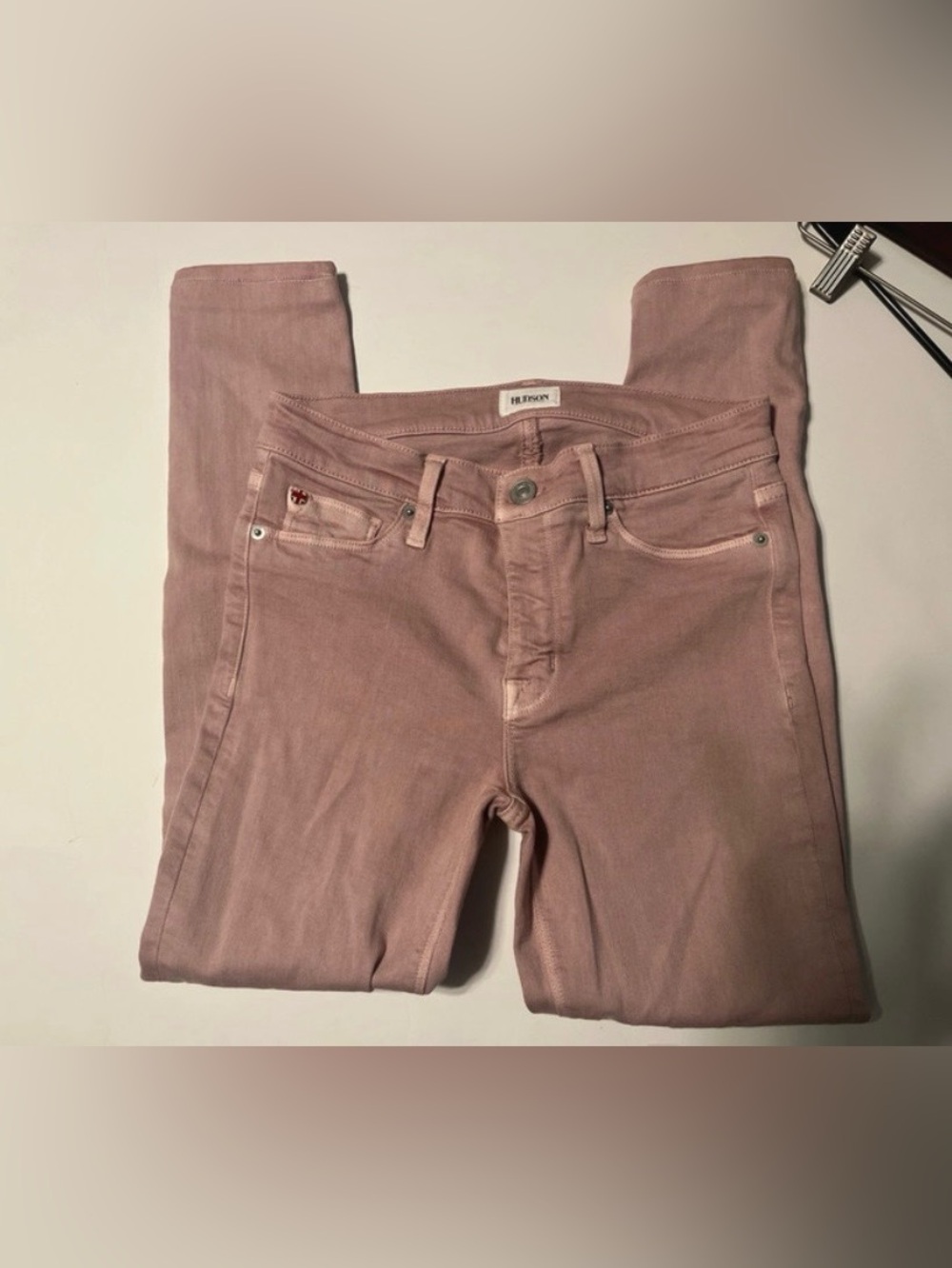 Hudson $175 Nico Midrise Super Skinny Jeans in Vintage Pink. Size 27